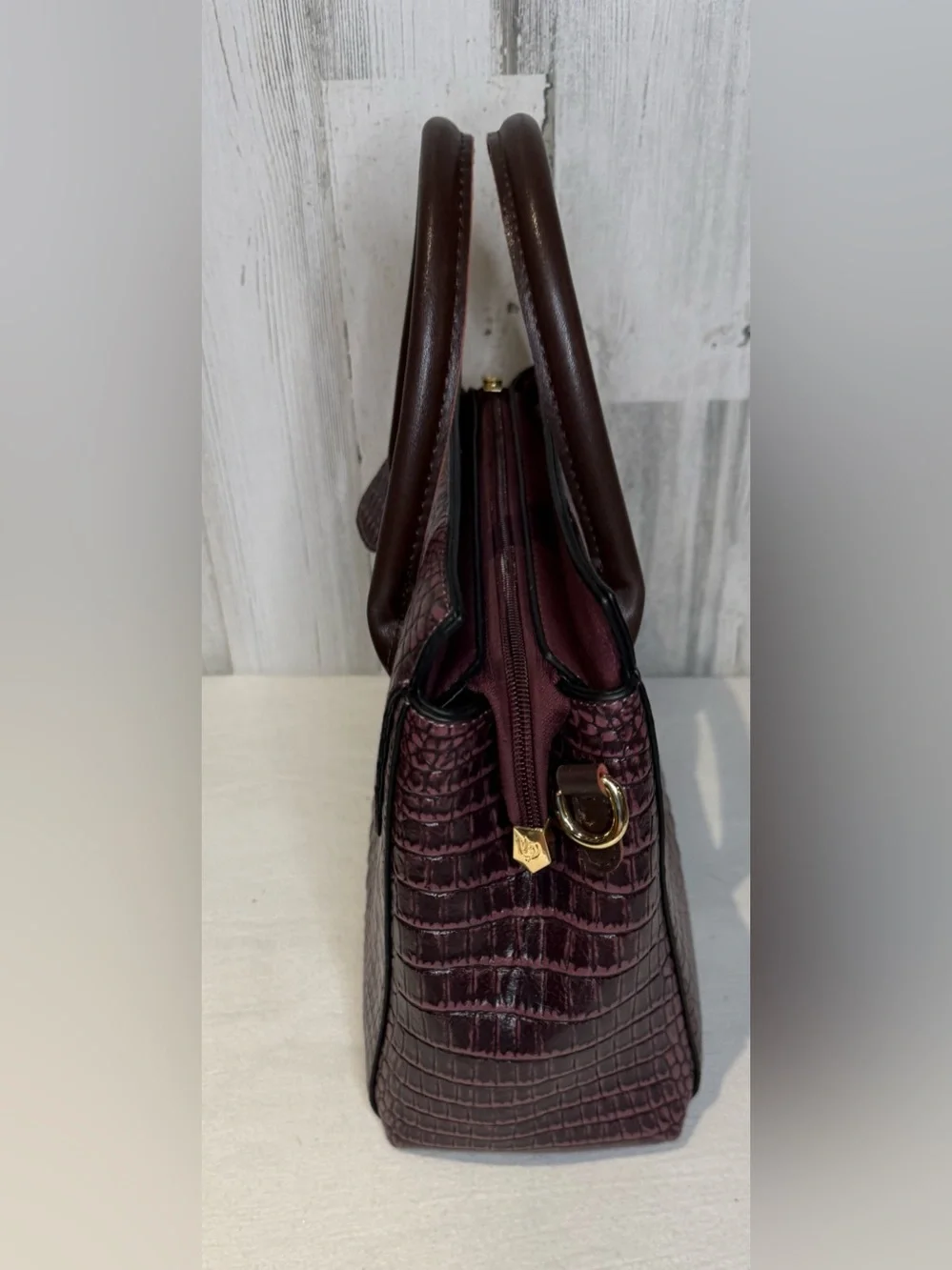 LiRenNiao plum crocodile-embossed faux leather EUC No Crossbody Strap